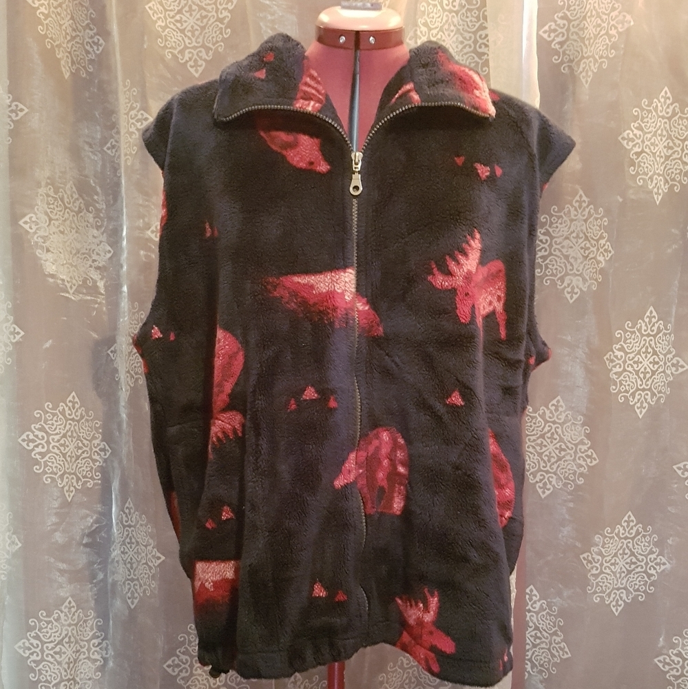 Fuzzy Canadian vest with red moose, bear, Mountain